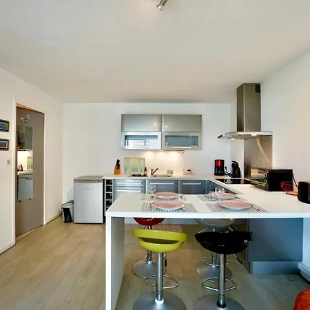 Apartment Evasion - 100m De La - Parking